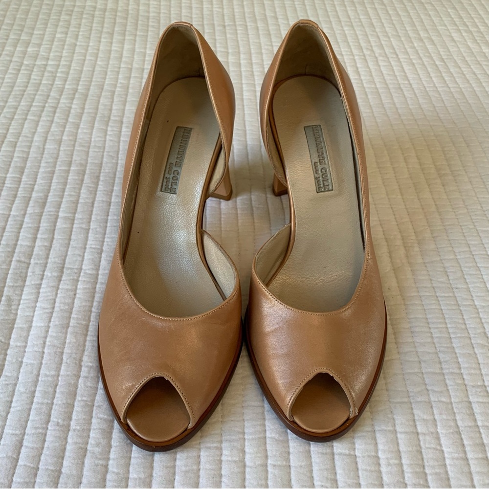 Kenneth Cole peep toe heels in nude